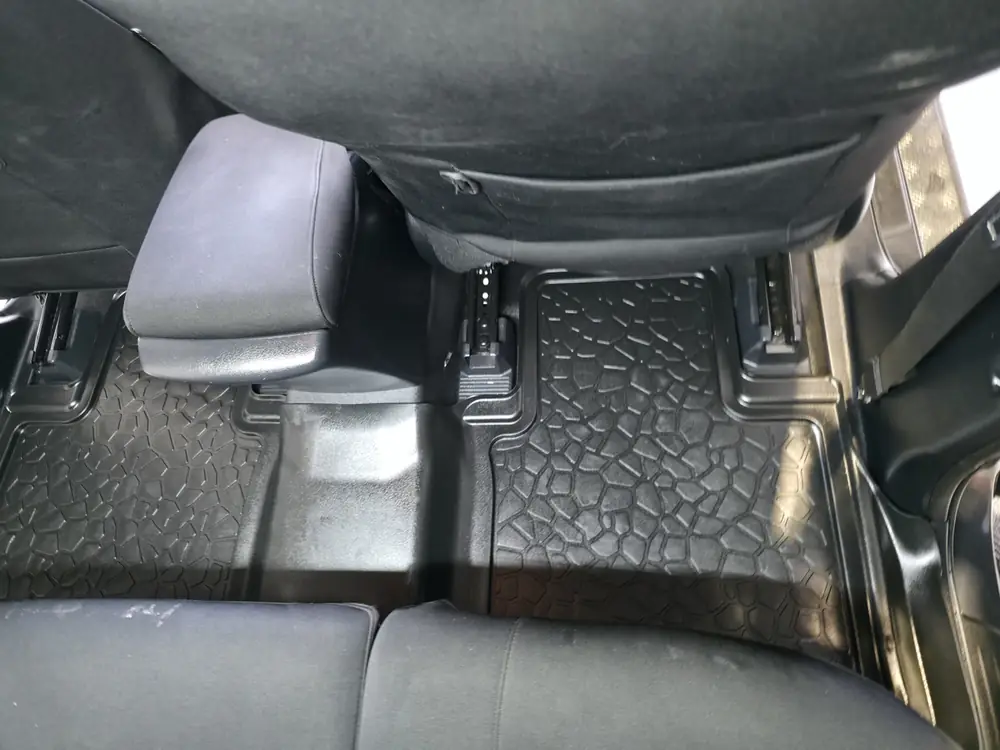 After: footwells & console