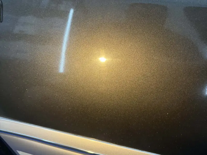 Mirror-finish paintwork after machine polishing